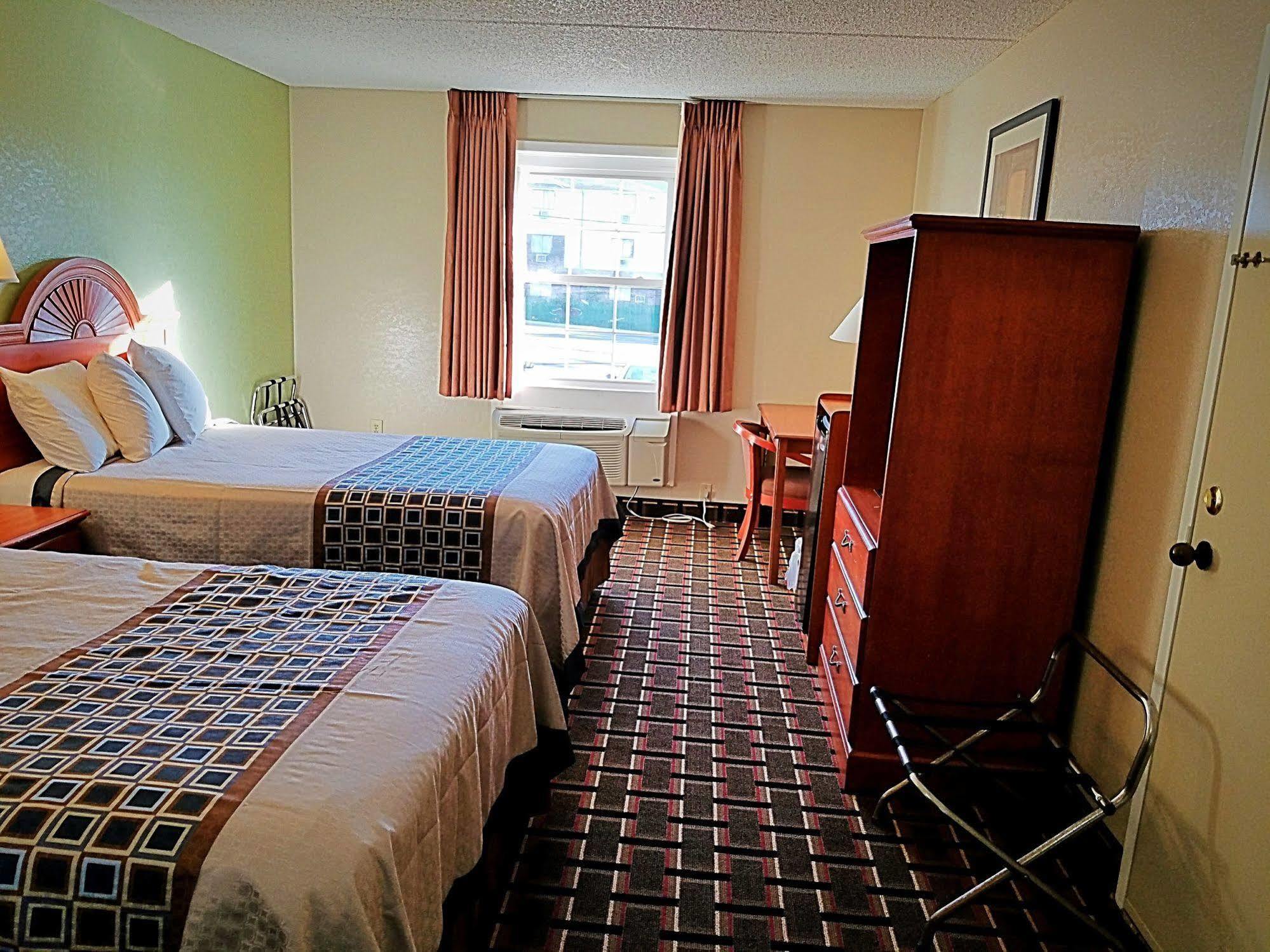 Red Roof Inn Richmond, Va - W Broad St Henrico Exterior photo