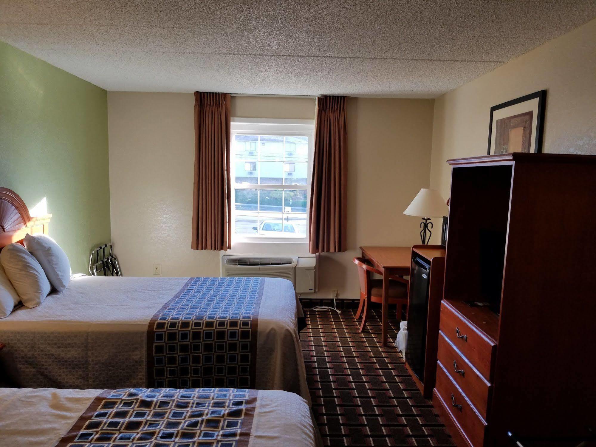 Red Roof Inn Richmond, Va - W Broad St Henrico Exterior photo