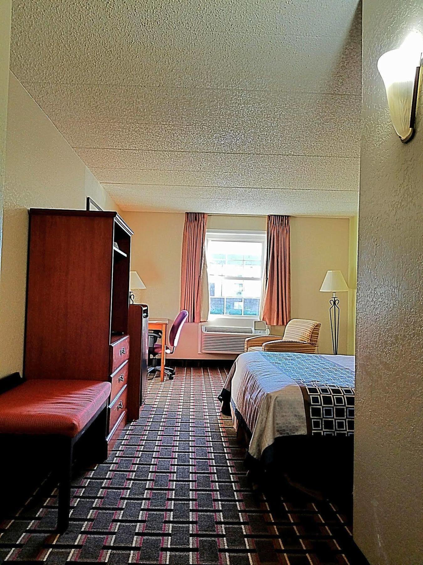 Red Roof Inn Richmond, Va - W Broad St Henrico Exterior photo
