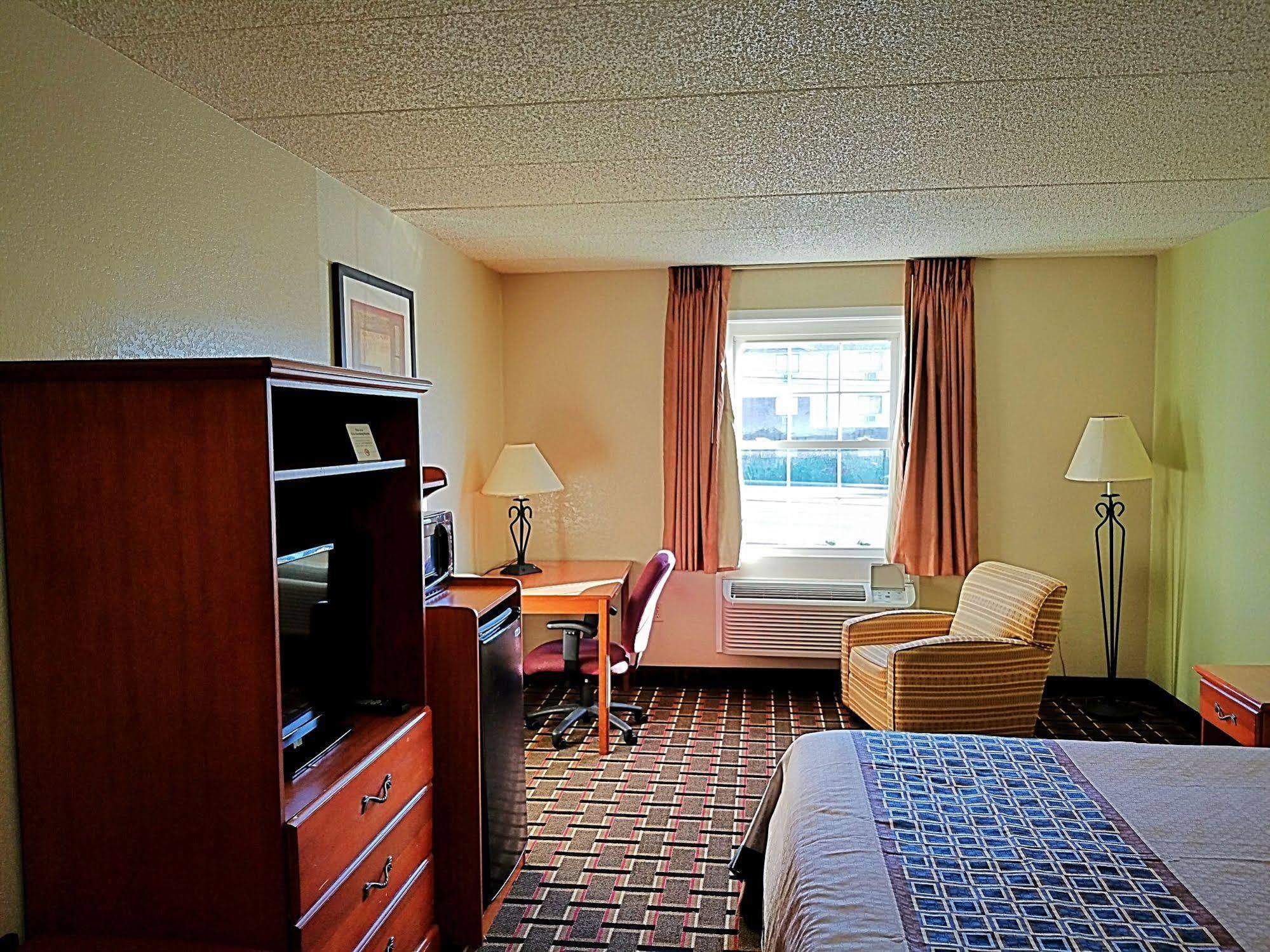 Red Roof Inn Richmond, Va - W Broad St Henrico Exterior photo