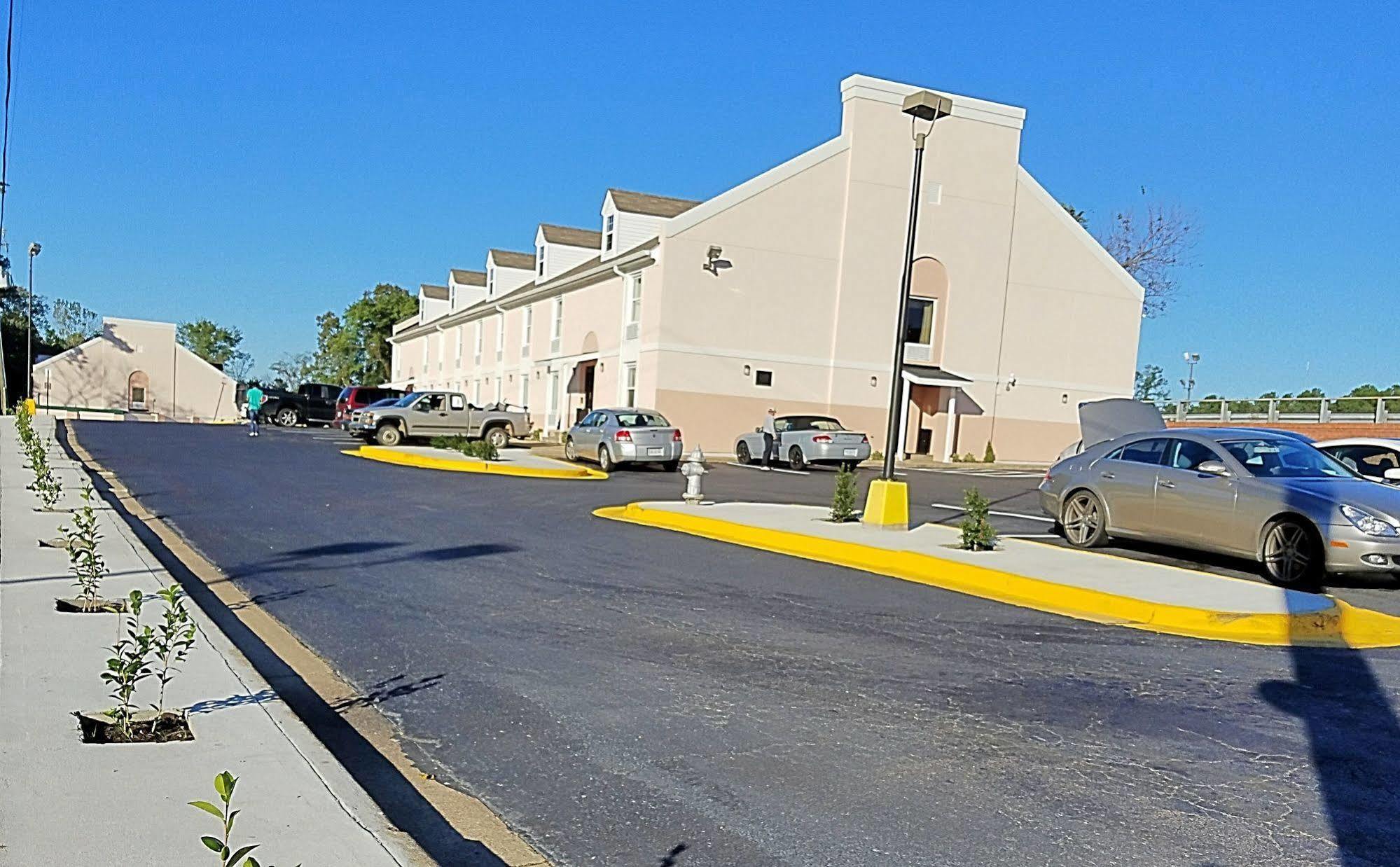 Red Roof Inn Richmond, Va - W Broad St Henrico Exterior photo